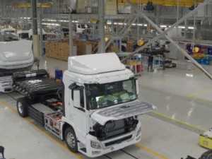 https://www.ajot.com/images/uploads/article/717-Hyundai-hydrogen-trucks.jpg