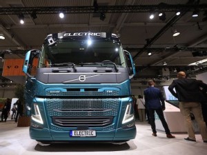 https://www.ajot.com/images/uploads/article/electric_truck.jpg