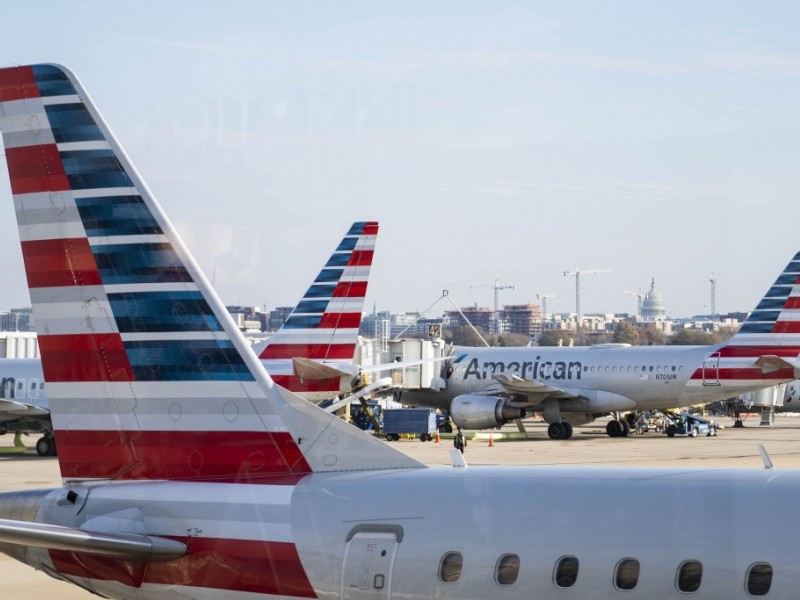 American Air scraps 950 July flights with staff stretched