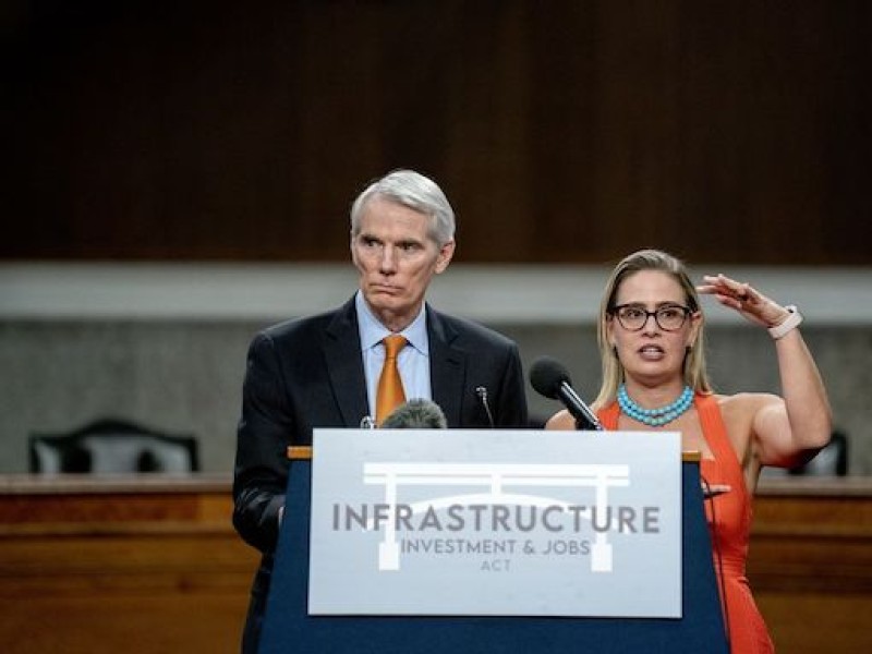 Infrastructure bill clears last hurdle on way to Senate vote