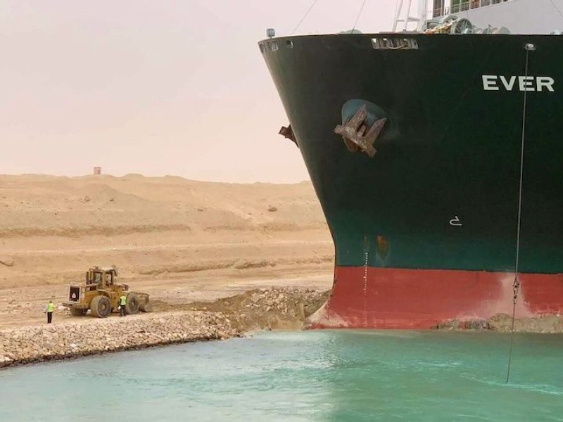 Suez Canal choked for third day as elite team tackles stuck ship