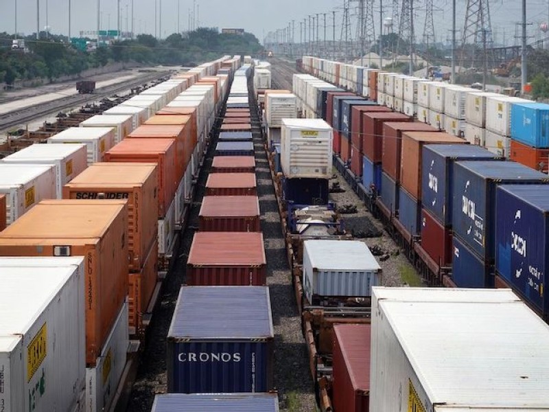 Containers piling up at US rail yards add to port strains