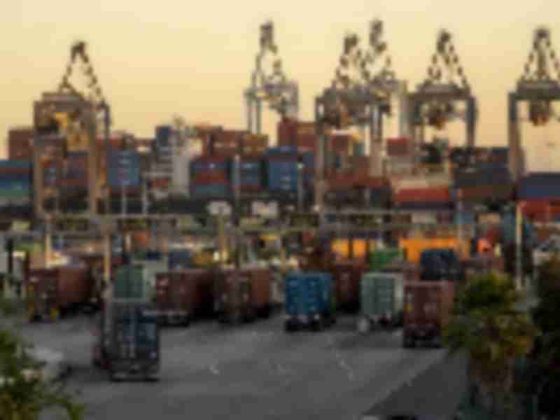 Key California ports delay container fees as backlogs ease