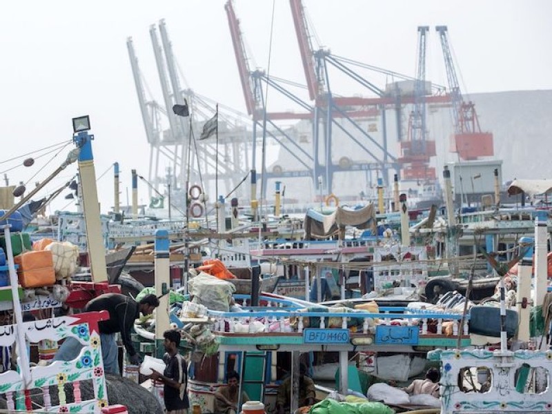 Port logjam hurts Pakistan goal to curb surging inflation