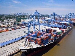 https://www.ajot.com/images/uploads/article/2018-PortNOLA-Container-Ships.jpg