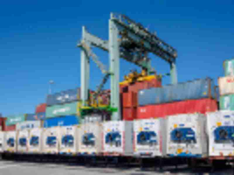Electric stacking cranes enter service at Port of Long Beach
