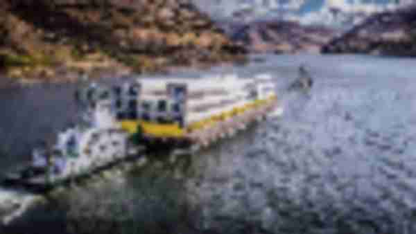 https://www.ajot.com/images/uploads/article/731-columbia-river-barge.jpg