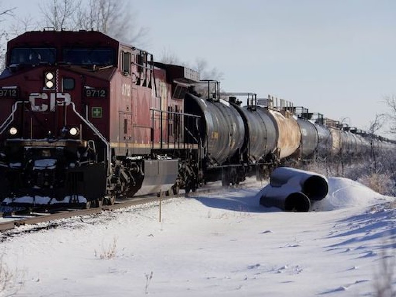 Pipeline prospects in Canada snarl rail talks, Cenovus CEO says