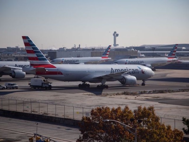 Pilots of American Airlines jet in JFK runway near miss receive subpoenas
