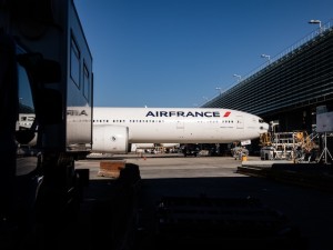 Air France-KLM looks to cut costs as first quarter loss widens