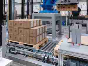  Arvato implements palletizing robot in the inbound process