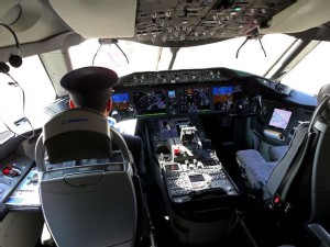 https://www.ajot.com/images/uploads/article/Boeing_787_cockpit_1.jpg