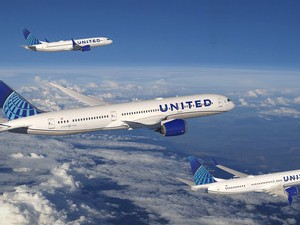 https://www.ajot.com/images/uploads/article/Boeing_and_United_Airlines_Order.jpg