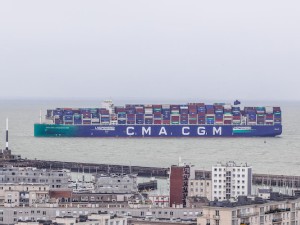 https://www.ajot.com/images/uploads/article/CMA_CGM_JACQUES_SAADE_Le_Havre_%C2%A9Eric_Houri-HAROPA.jpg