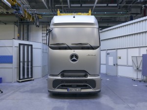 Daimler CEO calls missing electric truck chargers a top concern