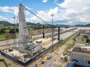 https://www.ajot.com/images/uploads/article/Damen_concludes_Keel_Laying_on_75-metre_Crane_Barge_for_a_project_in_Panama_LR.jpg