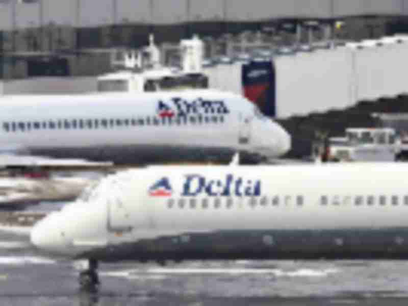 FAA to investigate ground incident involving United, Delta jets