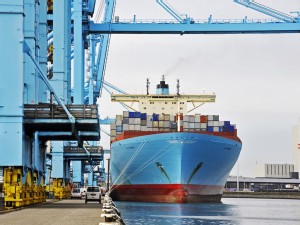 https://www.ajot.com/images/uploads/article/Elly_Maersk.jpg
