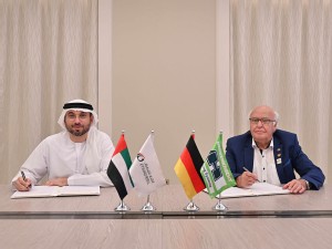 https://www.ajot.com/images/uploads/article/Etihad-Rail-signs-strategic-agreement-with-Herrenknecht-to-develop-new-tunnel-design-and-construction-technologies.jpg