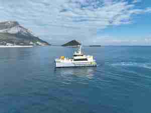 Damen delivers third FCS 2710 hybrid vessel to Purus