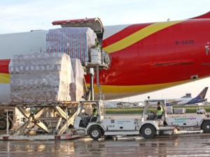 https://www.ajot.com/images/uploads/article/Frankfurt-Hahn_Airport_Cargo_Loading_boeing-747.jpg