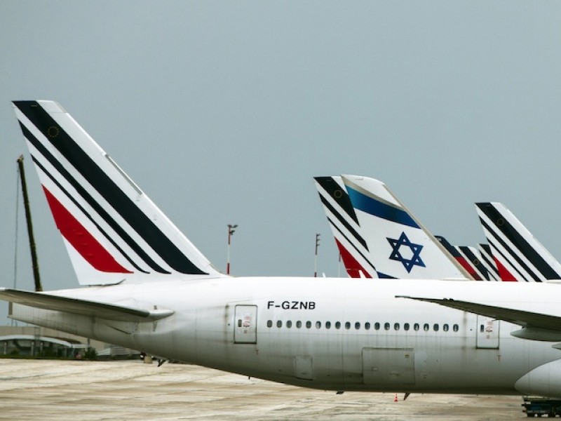 Airlines begin lengthy Tel Aviv flight suspensions as war rages