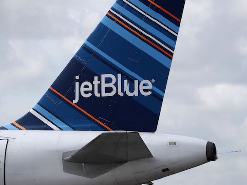 JetBlue to cut 10% of NYC summer departures on FAA snarls