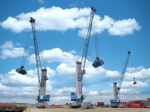 https://www.ajot.com/images/uploads/article/Konecranes-Generation-6-Mobile-Harbor-Cranes.jpg