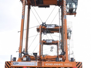 Copenhagen Malmö Port formally takes over  8 straddle carriers from Konecranes