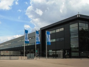 https://www.ajot.com/images/uploads/article/Logistics-center-in-Gennep_%C2%A9-Arvato-Supply-Chain-Solutions.jpg