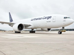 https://www.ajot.com/images/uploads/article/Lufthansa_cargo_plane_1.jpg