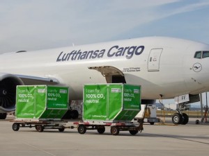 https://www.ajot.com/images/uploads/article/Lufthansa_plane_2.jpg