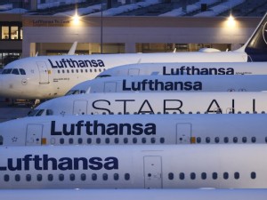 https://www.ajot.com/images/uploads/article/Lufthansa_planes_1.jpg