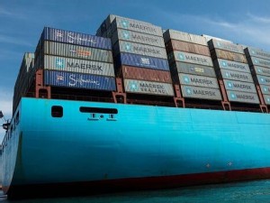 https://www.ajot.com/images/uploads/article/Maersk_ship_stern.jpg