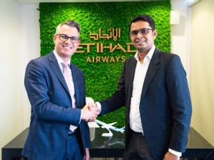 https://www.ajot.com/images/uploads/article/Martin-Drew-at-Etihad-Aviation-Group-and-Dr-Suraj-Nair-at-SPEEDCARGO-confirmed-the-agreement-during-Dubai-Airshow.jpg