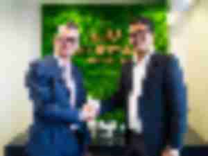 https://www.ajot.com/images/uploads/article/Martin-Drew-at-Etihad-Aviation-Group-and-Dr-Suraj-Nair-at-SPEEDCARGO-confirmed-the-agreement-during-Dubai-Airshow.jpg