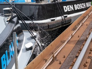 https://www.ajot.com/images/uploads/article/Naming_ceremony_held_at_Concordia_Damen_for_twin_inland_container_vessels_for_Den_Bosch_Max_BV_%282%29.jpg