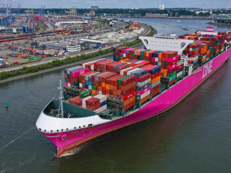 Repercussions of the corona crisis make their mark on cargo throughput in the Port of Hamburg
