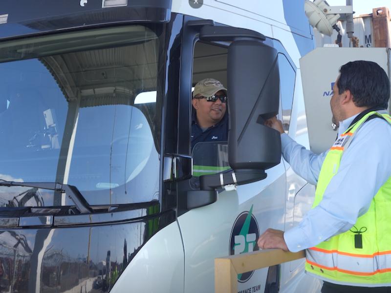  “Clean Truck Express” lane opens at Pier 400 Los Angeles