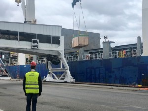https://www.ajot.com/images/uploads/article/Ports_of_Stockholm_cargo_arriving_09192021.jpg