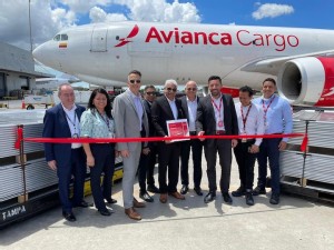 https://www.ajot.com/images/uploads/article/Representatives_of_Jettainer_and_Avianca_Cargo_%28picture_1%29.jpg