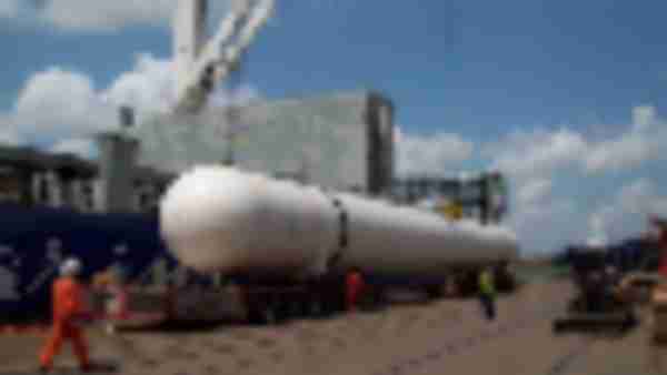 https://www.ajot.com/images/uploads/article/SafmarineMPV_transports_LNG_Gas_Compression_Tanks_destined_for_one_of_Nigeria%E2%80%99s_Oil__Gas_Projects._%281024x768%29.jpg