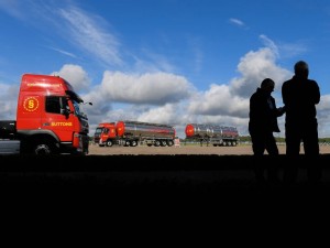 https://www.ajot.com/images/uploads/article/Suttons-tanker-trucks.jpg