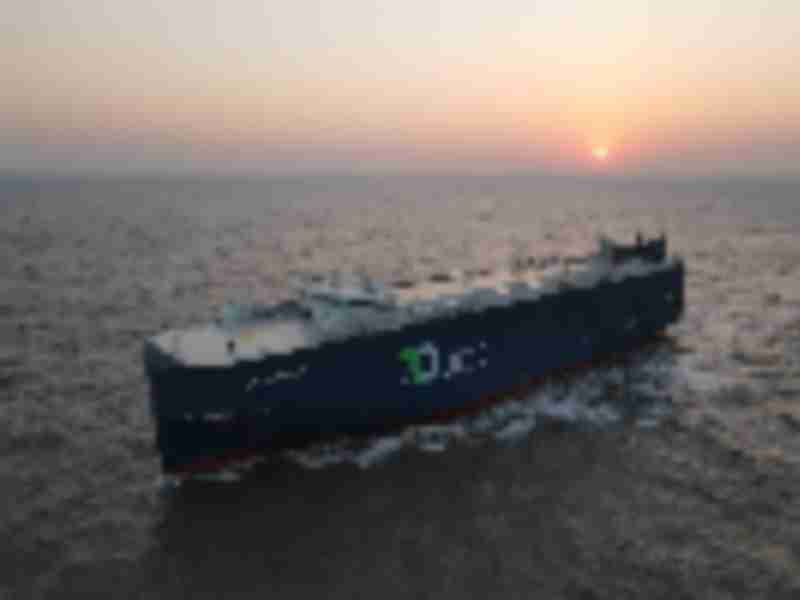 World’s first dual-fuel LNG battery hybrid PCTC to start trading