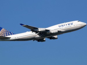 https://www.ajot.com/images/uploads/article/United-Airlines-take-off.jpg