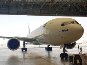 https://www.ajot.com/images/uploads/article/VD_Gulf_serves_its_first_Boeing_777_in_Sharjah.jpeg