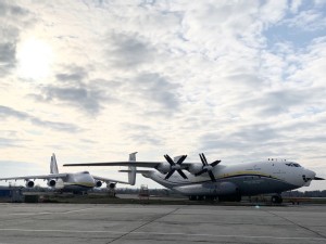 https://www.ajot.com/images/uploads/article/antonov-an-22-cargo-planes.jpg