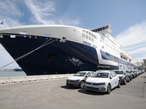 https://www.ajot.com/images/uploads/article/barcelona-port-cars-cruise.jpg