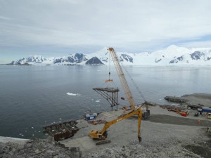 https://www.ajot.com/images/uploads/article/caldwell-heavy-lift-crane.jpg
