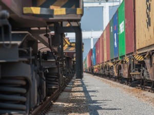 https://www.ajot.com/images/uploads/article/cargo-partner_Rail_generic-containers.jpg
